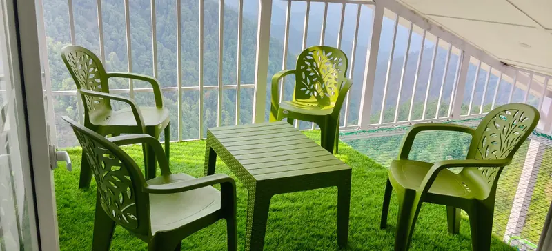 The attic balcony at Namah Stay Himalayas, Kanatal