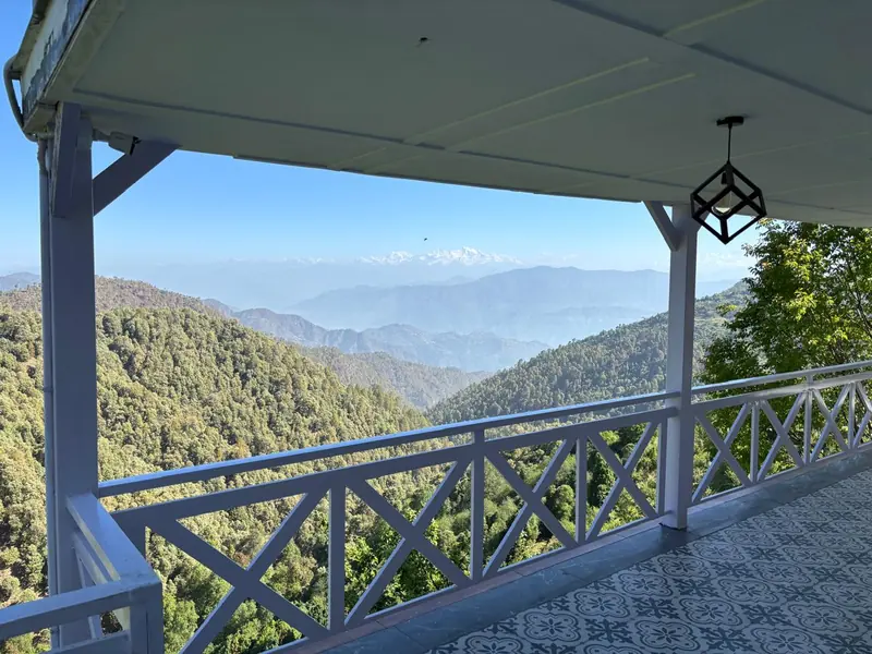 The verandah at Namah Stay Himalayas, Kanatal